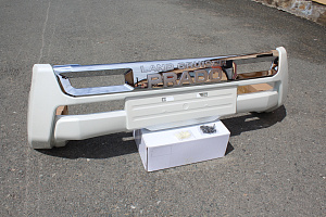 Тюнинг для Накладка Prado 150 2018 +, на бампер передний , белый перл.