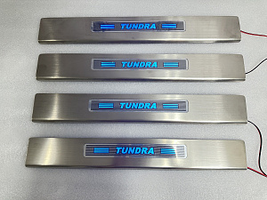 Тюнинг для Накладки Tundra на пороги дверей с подсветкой