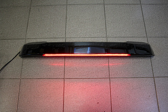 Спойлер Land Cruiser 200 дизайн 2016 на верх заднего стекла, черный, со стопом