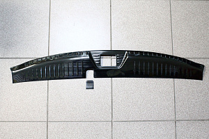 Тюнинг для Накладка Patrol Y62 / Infiniti QX 56 / Infiniti QX 80 в багажник , темный хром