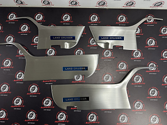 Накладки Land Cruiser 200 внутрь двери, хром, версия 1