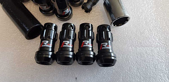 Гайки колёсные Racing черные с чёрной крышкой (44мм*1.5) 