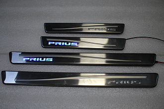 Накладки Prius 30 на пороги дверей с подсветкой , стиль 1