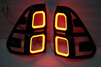 Накладки Hilux Pick Up 2015 +,  на стопы , с подсветкой 