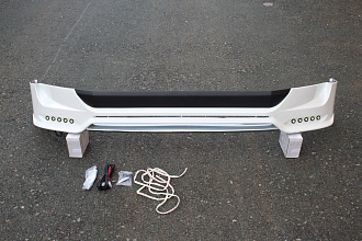 Губа передняя Prado 150 2018 +, JAOS с ходовыми огнями, белый перламутр