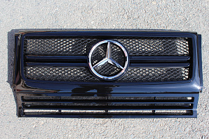 Тюнинг для Решетка Mercedes G-class W463 / G63 дизайн AMG 2015 +, полностью черная + эмблема