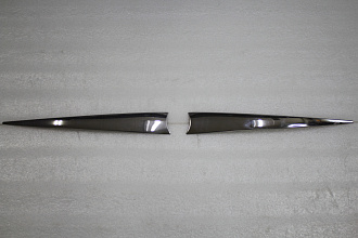 Накладки Prius 50 на передний бампер , вокруг эмблемы , сталь