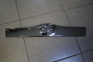 Тюнинг для Накладка Prius 20 на заднюю дверь на эмблему , хром