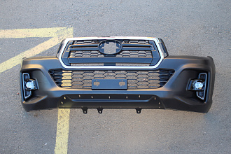 Бампер передний Hilux Pick Up 2015 +, в стиле 2018 +
