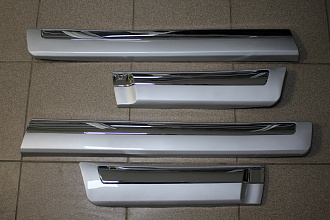 Молдинги дверей Land Cruiser 200 2012 +, серебро