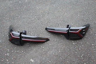 Стопы Fortuner 2016 +, дымчатые , дизайн Lexus , бегающий повтор, стиль 2