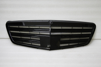 Решетка Mercedes S-class W221 рестайлинговая 63 AMG , чёрная