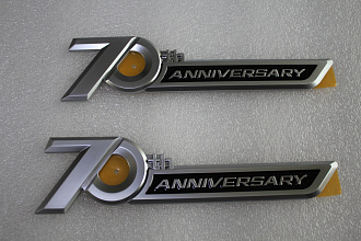 Надпись 70TH ANNIVERSARY 2шт.