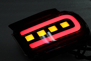 Тюнинг для Стопы дополнительные Prado 150 в бампер задний, дымчатые, дизайн Mercedes  ( катафоты ) 