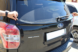 Спойлер Forester 2012 - 2018 под стекло зад. двери , серебро