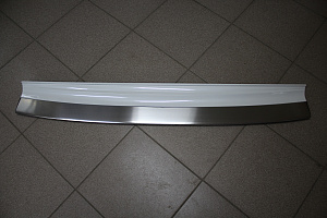 Тюнинг для Накладка LX 570 16г+ / LX 450d , на верх заднего бампера , аксессуарная, белый перламутр