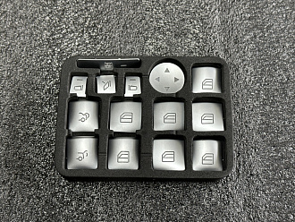 Накладки Mercedes на кнопки подъёмника , стиль 1