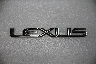 Надпись LEXUS 