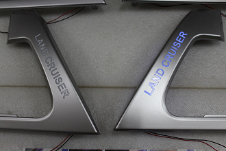 Накладки Land Cruiser 200 на ручки дверей салона , с подсветкой серебро