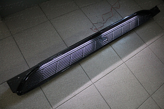 Пороги LX 470 / Land Cruiser 100 2005 - 2007 диодные , знак LX , чёрные (202) 