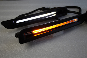 Ходовые огни + повтор LX 570 в губу переднюю Sport Luxury, черные