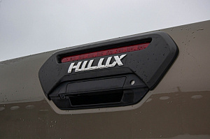 Тюнинг для Накладка Hilux Pick Up 2015 +,  на крышу задней двери 