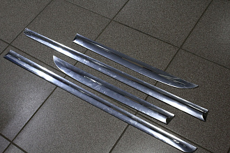 Молдинги Prius 30 на низ дверей 