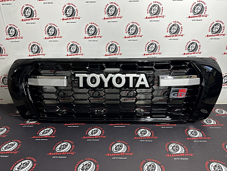 Решетка Land Cruiser 200 2012 +, дизайн LC 300 GR