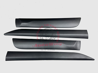 Молдинги дверей Hilux Pick Up 2015 +