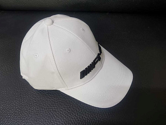 Кепка бейсболка с логотипом AMG , белая