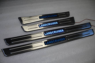 Накладки Land Cruiser 100 на пороги дверей 
