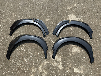 Фендера C-HR дизайн TRD