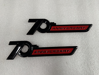 Надпись 70TH ANNIVERSARY 2шт., чёрная