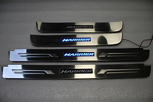 Тюнинг для Накладки Harrier 30 на пороги дверей с надписью Harrier