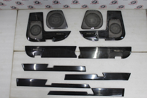 Тюнинг для Накладки Prado 150 внутрь двери тёмный хром 