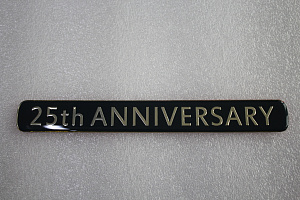 Тюнинг для Надпись 25TH ANNIVERSARY для LX 570