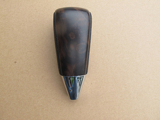 Ручка Land Cruiser 200 на автомат, перфорированная кожа