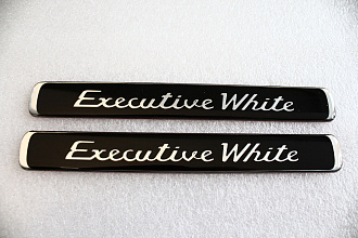 Надпись Land Cruiser 200 Executive White