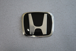 Эмблема на руль Honda 2007 - 2013 черная