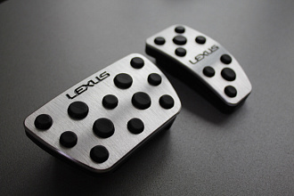 Накладки LX 570 / LX 450d на педали, металл