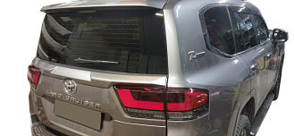 Спойлер Land Cruiser 300 Modellista под стекло задней двери, чёрный