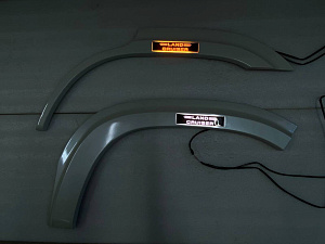 Тюнинг для Фендера Land Cruiser 200 2016 +, белый перламутр , с подсветкой