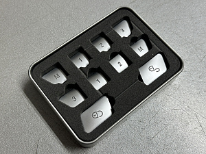 Тюнинг для Накладки Mercedes на кнопки подъёмника , стиль 2