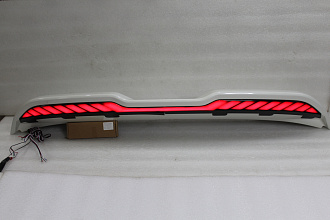 Спойлер Land Cruiser 200 дизайн 2016 на верх заднего стекла, белый , со стопом и поворотником