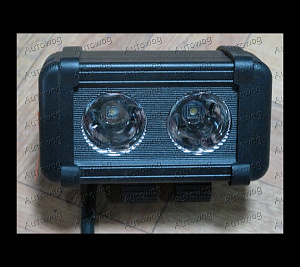 Фара светодиодная 20W 2 диода по 10W (длина 12см; ширина 6,5см; высота 10см) 