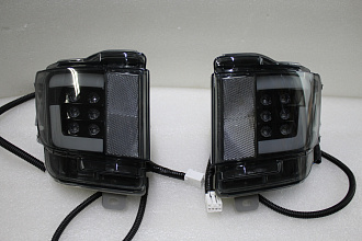 Стопы дополнительные Land Cruiser 200 2016 +, черные (катафот) , стиль 2