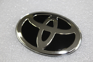 Эмблема на руль Toyota черная , версия 1