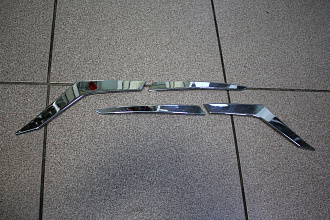 Накладки Camry V70 2018 +, под стопами , дизайн Modellista , хром