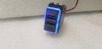 Переходник под USB Toyota ( для зарядки ) с подсветкой 